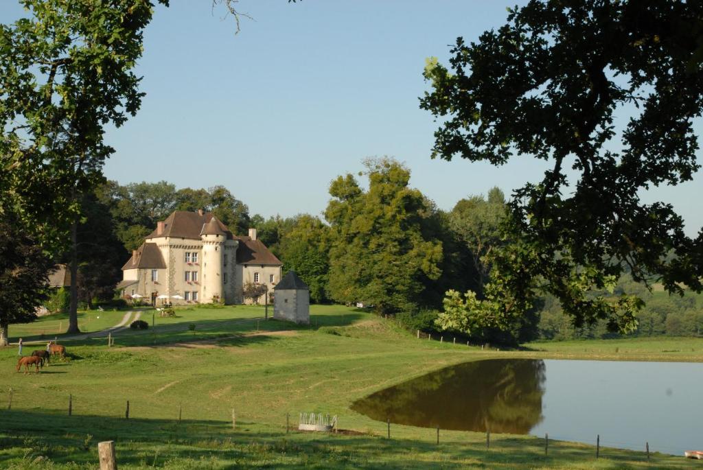 Chateau De La Chassagne Bed & Breakfast Saint-Hilaire-le-Chateau ภายนอก รูปภาพ