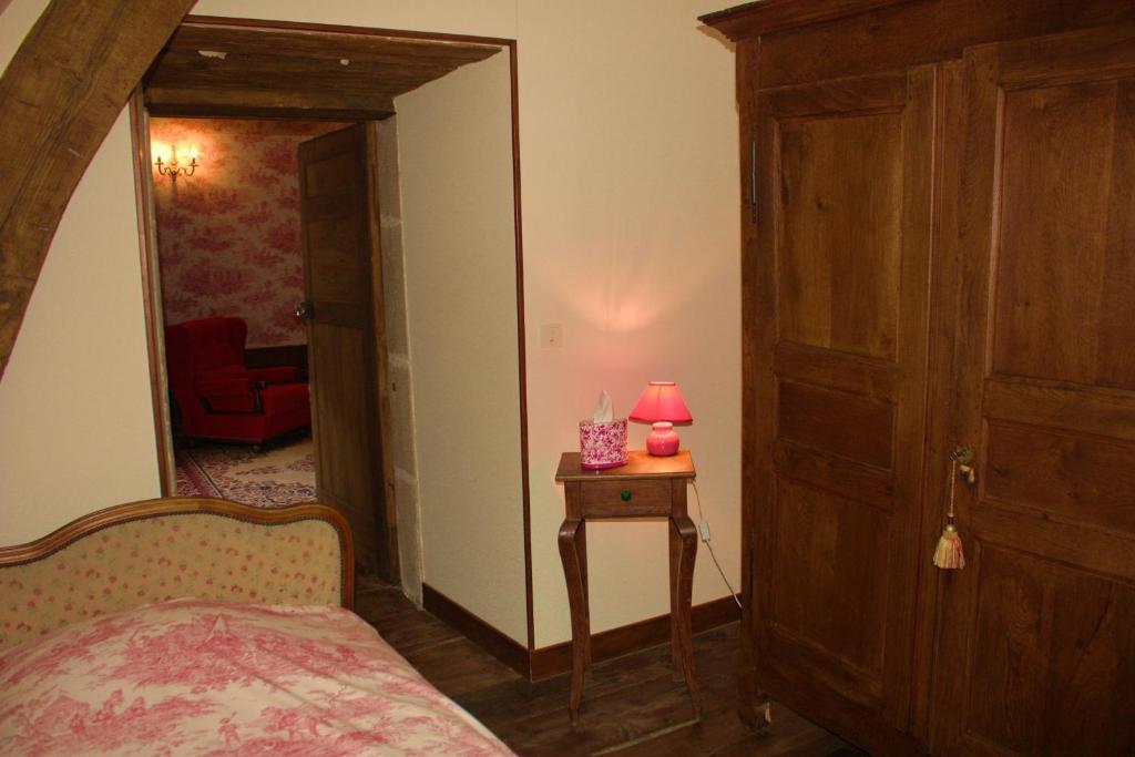 Chateau De La Chassagne Bed & Breakfast Saint-Hilaire-le-Chateau ภายนอก รูปภาพ