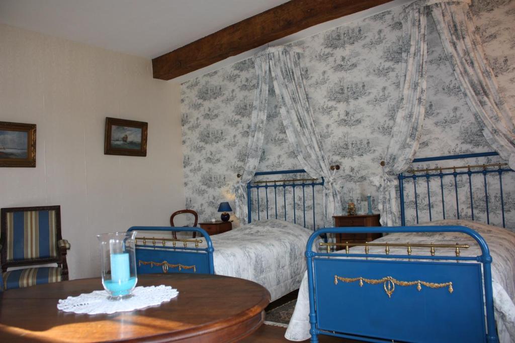 Chateau De La Chassagne Bed & Breakfast Saint-Hilaire-le-Chateau ภายนอก รูปภาพ