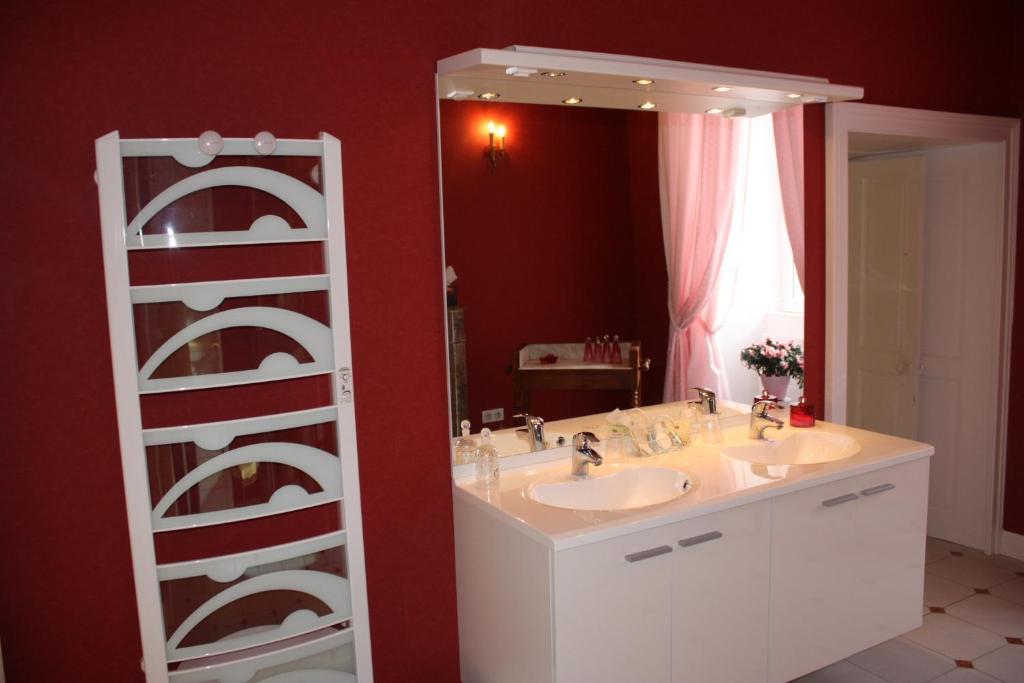 Chateau De La Chassagne Bed & Breakfast Saint-Hilaire-le-Chateau ภายนอก รูปภาพ