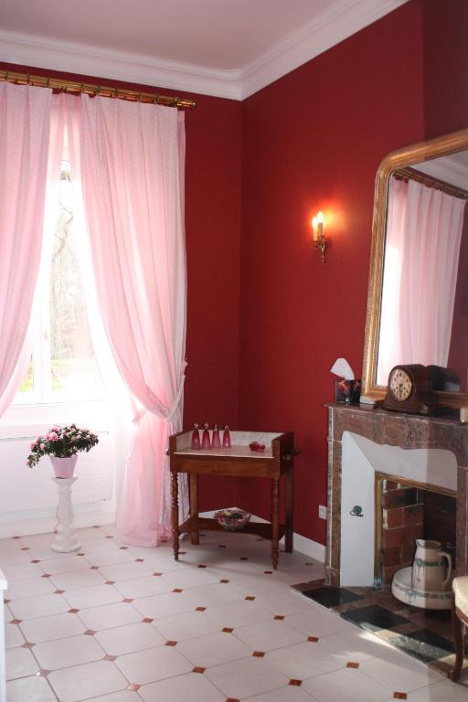 Chateau De La Chassagne Bed & Breakfast Saint-Hilaire-le-Chateau ภายนอก รูปภาพ
