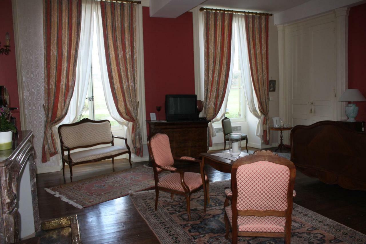 Chateau De La Chassagne Bed & Breakfast Saint-Hilaire-le-Chateau ภายนอก รูปภาพ