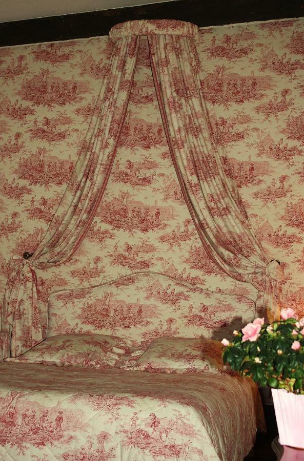 Chateau De La Chassagne Bed & Breakfast Saint-Hilaire-le-Chateau ภายนอก รูปภาพ